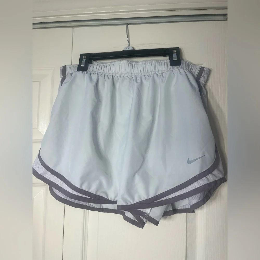Nike Women’s DriFit Athletic Running Shorts Size XL - Picture 1 of 7